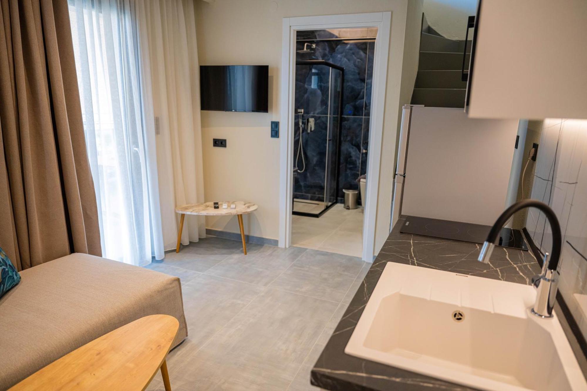 Fay Suites Flogita Exteriör bild